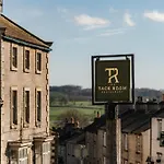 Отель The Wensleydale 3*